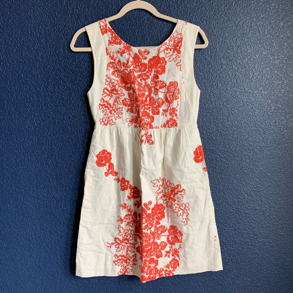 J. Crew sz 0 cream dress with embroidered design